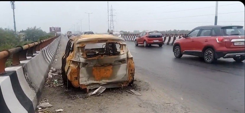 Parking problem in Sector 18: Lack of cranes, problems in lifting, submerged cars cause accidents"