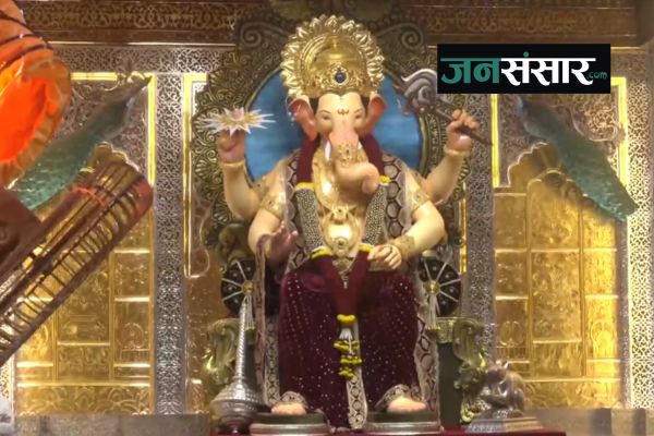 Devotees got the first glimpse of Lalbaugcha Raja before Ganesh Chaturthi