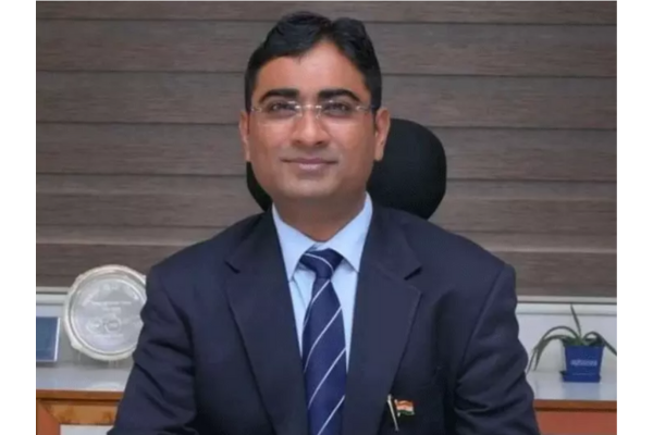 राजकोट के नवनियुक्त आयुक्त तुषार सुमेरा: कम अंकों से लेकर आईएएस बनने तक की प्रेरणादायक कहानी
