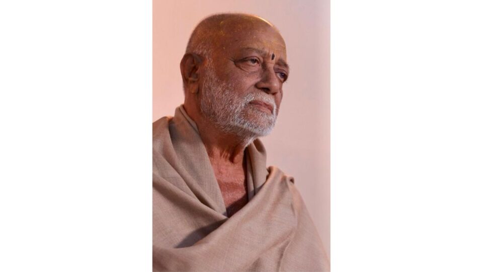 मोरारी बापू ने इस करुण घटना में मृतकों को श्रद्धांजलि अर्पित की है