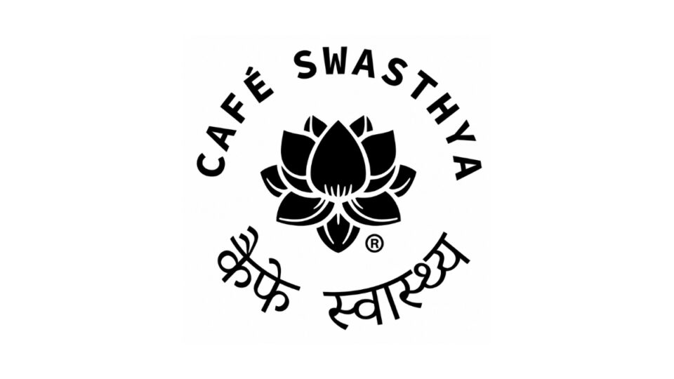 Café Swasthya की संस्थापक अक्षी खंडेलवाल आयुर्वेद को आधुनिक कैफ़े अनुभव के साथ जोड़ने की दिशा में आगे बढ़ा रही हैं।
